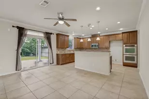 5996 Clearwater Dr, The Colony, TX 75056 - Photo 6