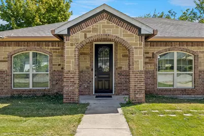 1533 Cairn Circle, Fort Worth, TX 76134 - Photo 2