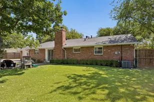 11555 Cromwell Cir, Dallas, TX 75229 - Photo 28