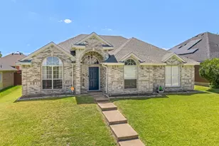 1938 Woodglen Dr, Mesquite, TX 75149 - Photo 2