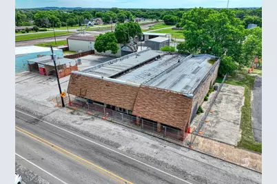 110 N Wickham Street, Alvord, TX 76225 - Photo 2