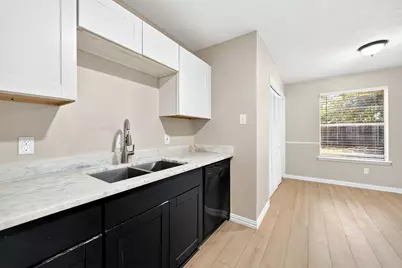 5415 Sandusky Court, Arlington, TX 76017 - Photo 2