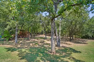409 Springtree Rd, Lake Dallas, TX 75065 - Photo 38