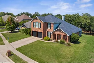 409 Springtree Rd, Lake Dallas, TX 75065 - Photo 2