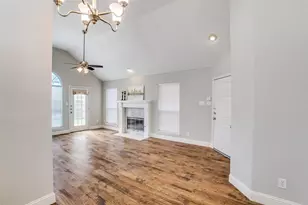 2103 Amherst Dr, Lewisville, TX 75067 - Photo 4