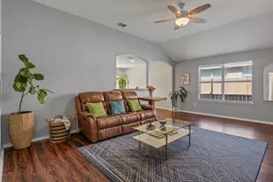 8570 Bearden Ln, Dallas, TX 75227 - Photo 8