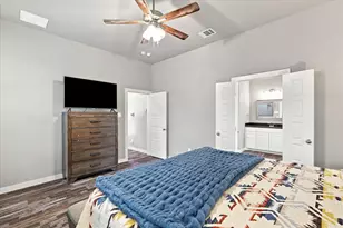 1001 Oak Valley Rd, Burleson, TX 76028 - Photo 16