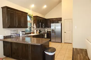 532 Vidalia Ct, Fort Worth, TX 76052 - Photo 4