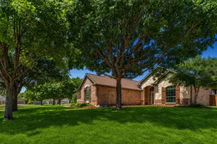 101 Indian Paint Dr, Justin, TX 76247 - Photo 2