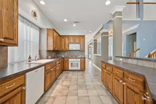 2405 Moon Dance Ct, Arlington, TX 76001 - Photo 4