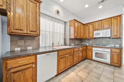 2405 Moon Dance Court, Arlington, TX 76001 - Photo 12