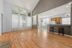 2405 Moon Dance Ct, Arlington, TX 76001 - Photo 2