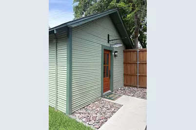 1941 6th Avenue, Fort Worth, TX 76110 - Photo 4