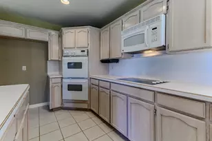 9653 Lea Shore St, Fort Worth, TX 76179 - Photo 10