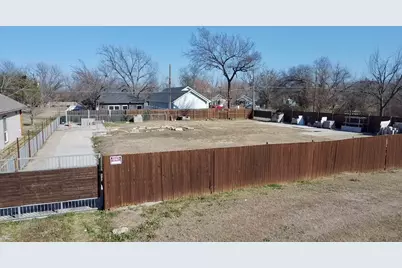 426 Sabine Avenue, Cleburne, TX 76031 - Photo 2