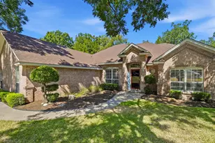6021 Melrose Cir, Granbury, TX 76049 - Photo 2