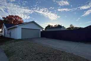 3129 Pinewood Dr, Garland, TX 75044 - Photo 8