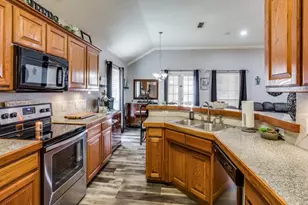 136 Alyssa Ct, Weatherford, TX 76085 - Photo 10