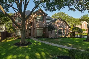 2221 Hidden Woods Ct, Arlington, TX 76006 - Photo 2