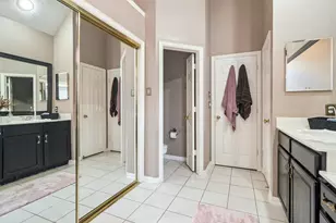 305 Andre Dr, Irving, TX 75063 - Photo 22