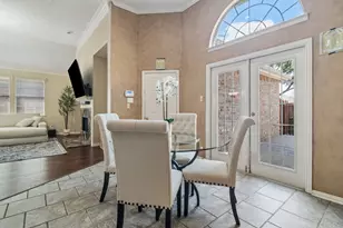 305 Andre Dr, Irving, TX 75063 - Photo 16
