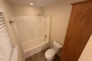 1058 E Jefferson St, Van Alstyne, TX 75495 - Photo 18