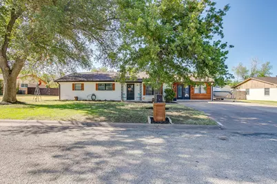 2102 SE 10th Street, Mineral Wells, TX 76067 - Photo 4