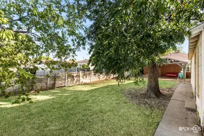206 E Summit Avenue, Electra, TX 76360 - Photo 28