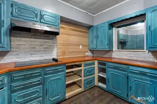 206 E Summit Ave, Electra, TX 76360 - Photo 12