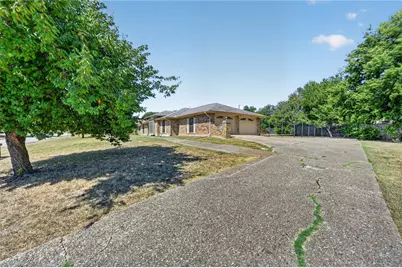 1226 Ranch Valley Drive, DeSoto, TX 75115 - Photo 4