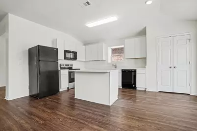 2640 Pioneer Bluffs Road, Balch Springs, TX 75181 - Photo 6