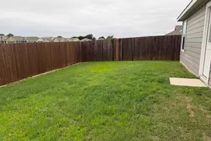 325 Carthage Dr, Princeton, TX 75407 - Photo 12