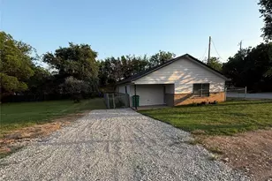 739 W Pine St, Jacksboro, TX 76458 - Photo 18