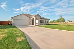 2218 Providence Dr, Abilene, TX 79601 - Photo 2