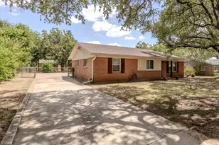 206 Randy Dr, Woodway, TX 76712 - Photo 2