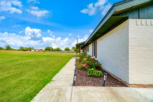 19 County Rd 43040, Powderly, TX 75473 - Photo 4