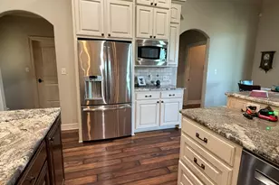 2371 Country Club Road W, Longview, TX 75602 - Photo 4