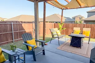 613 Whitecomb Ln, Justin, TX 76247 - Photo 4