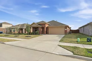 613 Whitecomb Ln, Justin, TX 76247 - Photo 24