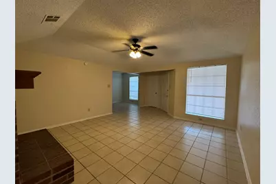 4501 Mizzenmast Court, Fort Worth, TX 76135 - Photo 4
