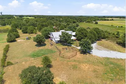 1724 County Road 4790, Boyd, TX 76023 - Photo 36