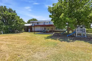1724 Co Rd 4790, Boyd, TX 76023 - Photo 32
