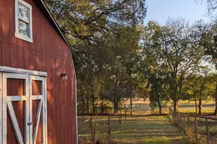 1090 Bells Chapel Rd, Pecan Hill, TX 75165 - Photo 18