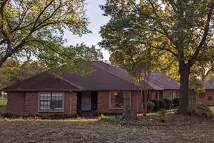 1090 Bells Chapel Rd, Pecan Hill, TX 75165 - Photo 2