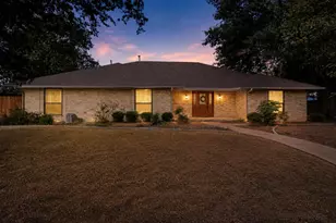 980 N Lydia St, Stephenville, TX 76401 - Photo 1