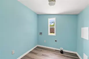 1818 Willis Ln, Bellmead, TX 76704 - Photo 10