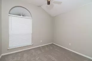 911 Joshua Dr, Burleson, TX 76028 - Photo 12