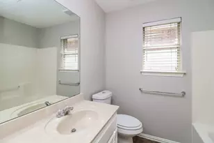 911 Joshua Dr, Burleson, TX 76028 - Photo 14