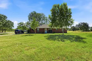 1141 County Rd 426, Cleburne, TX 76031 - Photo 12