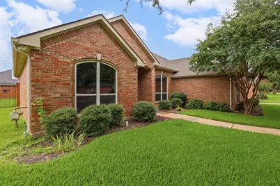 1612 Twin Oaks Drive, Cleburne, TX 76033 - Photo 4